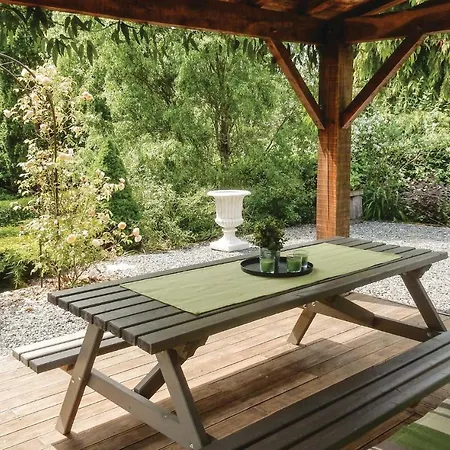 Stunning In With 2 Bedrooms And Wifi