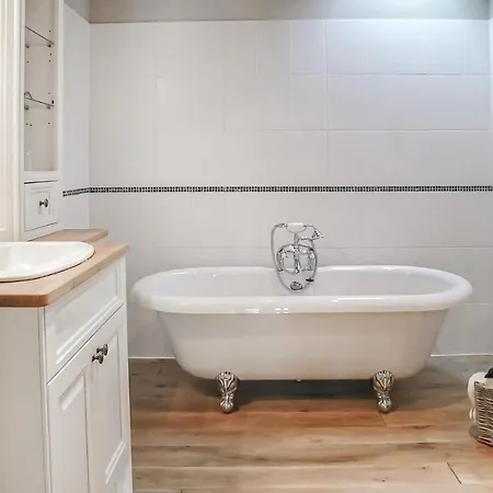 度假居 Stunning In With 2 Bedrooms And Wifi