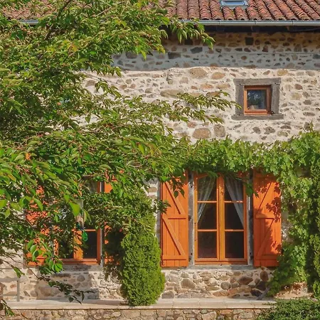 Stunning In With 2 Bedrooms And Wifi *